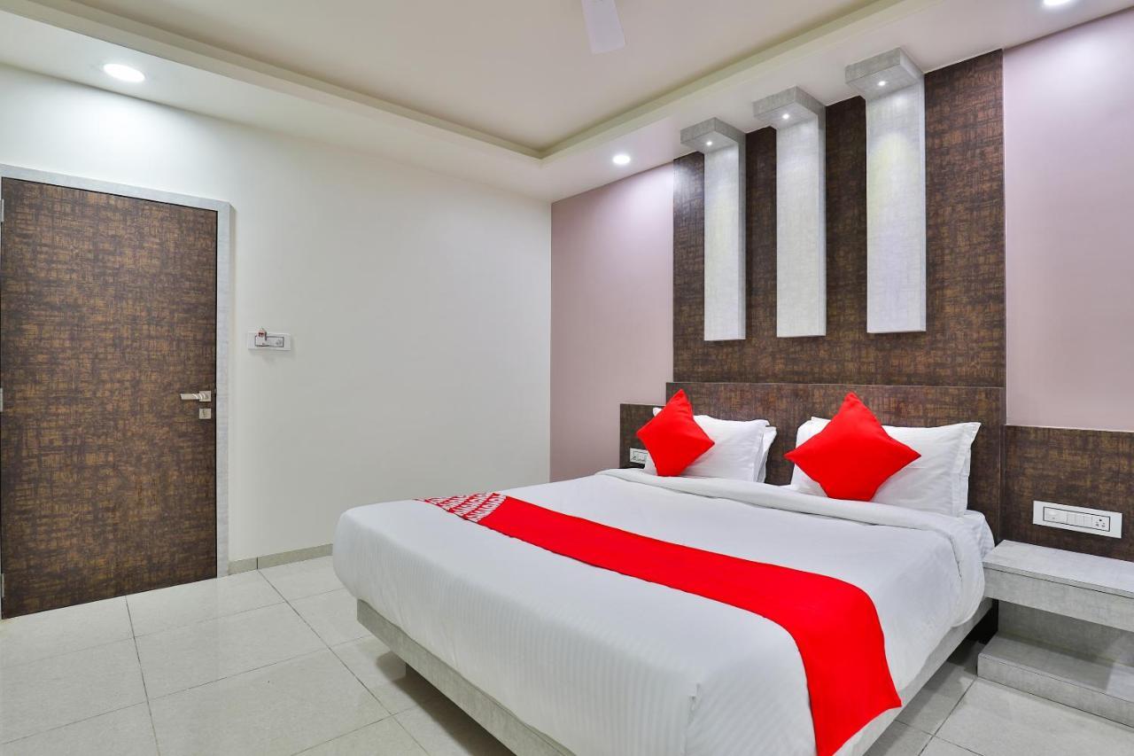 Oyo 23174 Hotel Parth Inn Dwārka Екстериор снимка