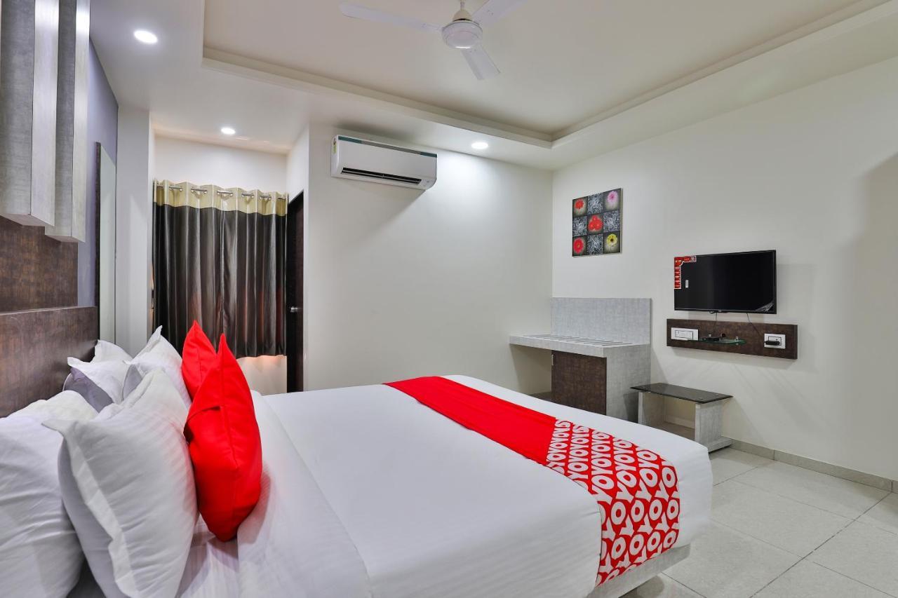 Oyo 23174 Hotel Parth Inn Dwārka Екстериор снимка
