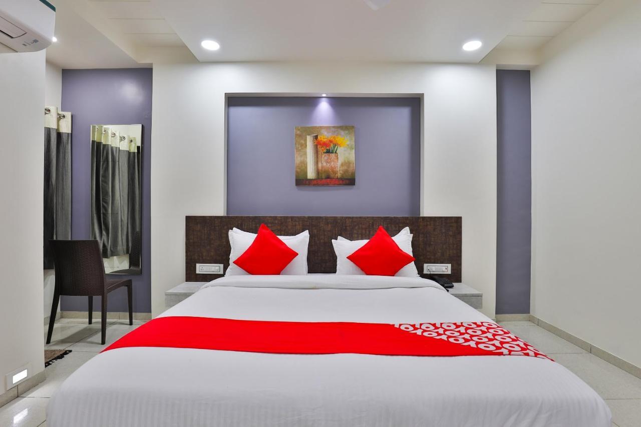 Oyo 23174 Hotel Parth Inn Dwārka Екстериор снимка