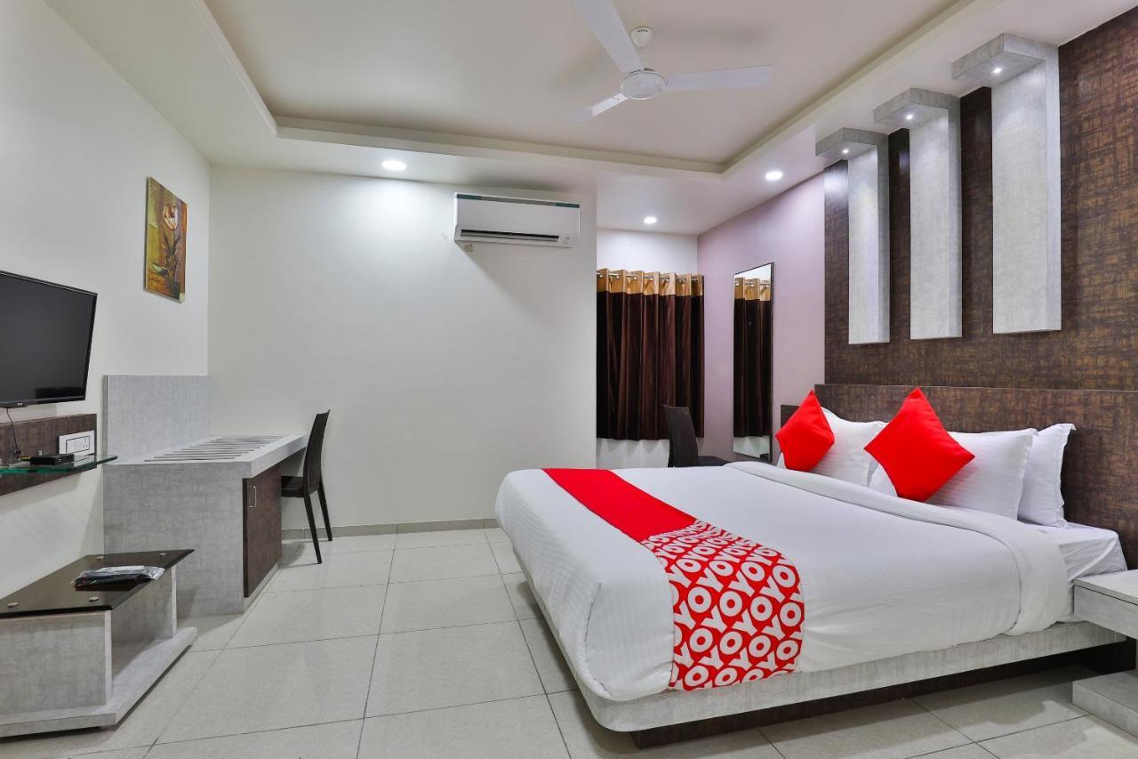 Oyo 23174 Hotel Parth Inn Dwārka Екстериор снимка