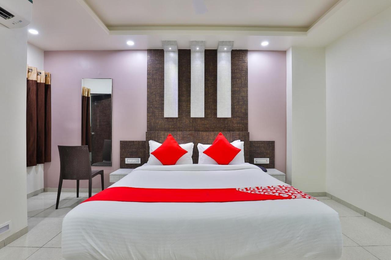 Oyo 23174 Hotel Parth Inn Dwārka Екстериор снимка